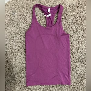 Lululemon tank 4
